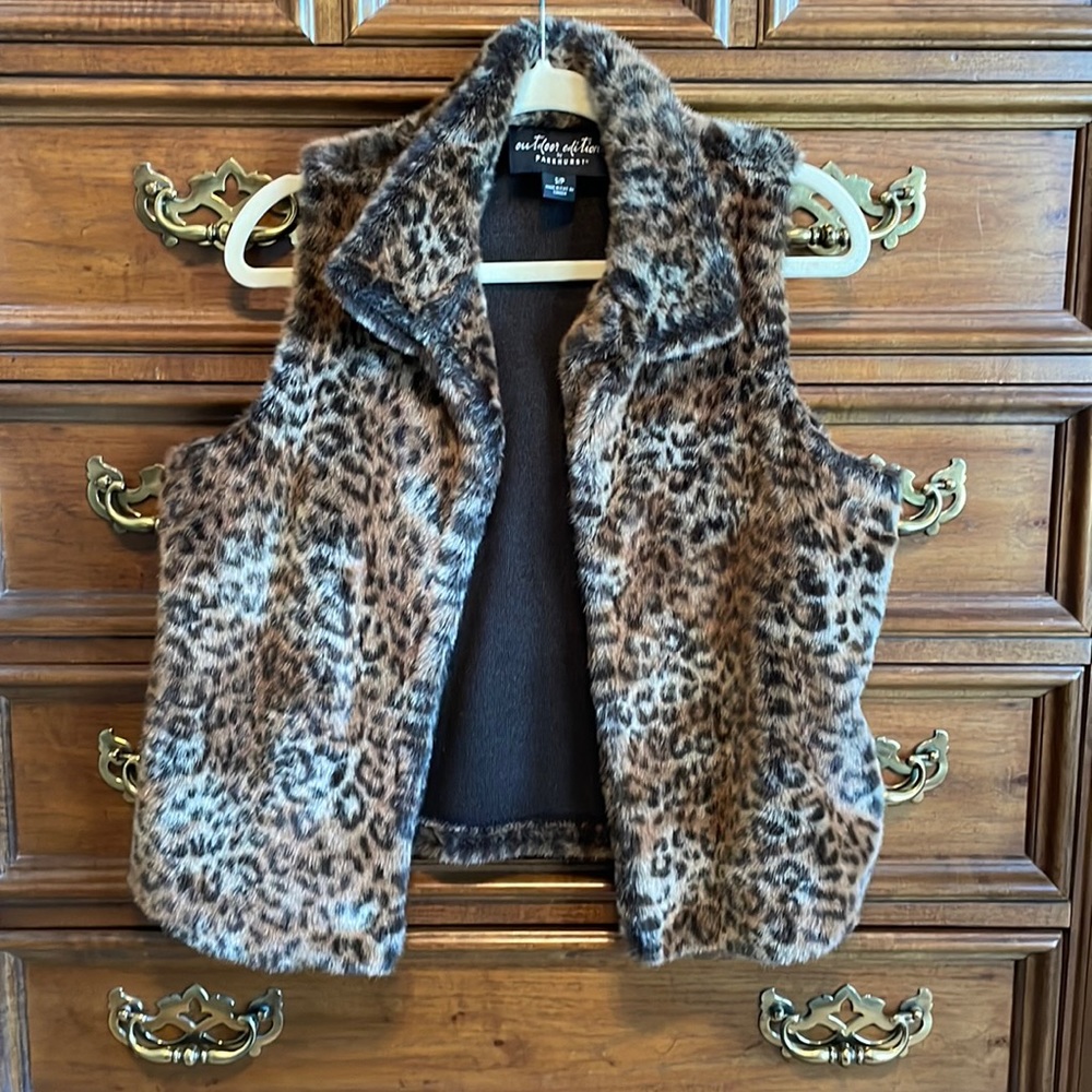Outdoor Edition faux fur leopard print vest